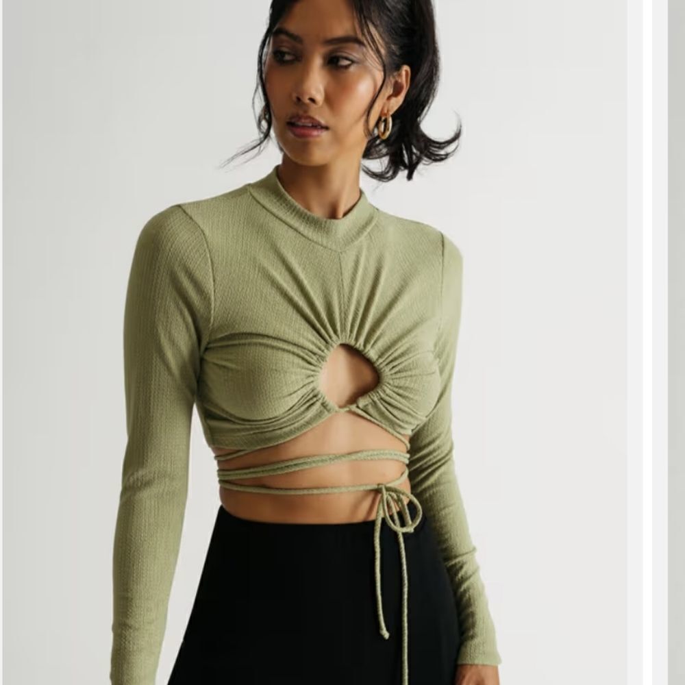 PrettyLittleThing Y2K Coquette Girl Streetwear Crop Top Size XL NEW‎